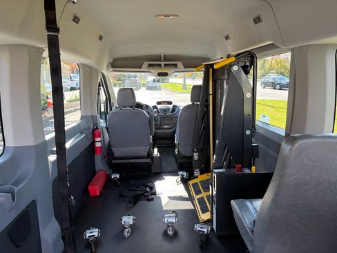 Used 2016 Ford Transit 350 XL image 26