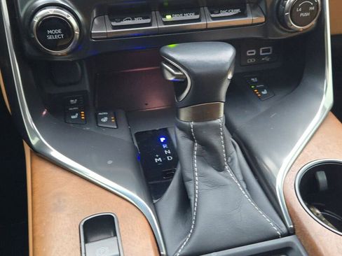 Used 2023 Lexus LX 600 4WD w/ Accessory Package (Z1) image 34