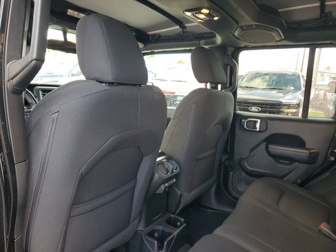 Used 2022 Jeep Wrangler Unlimited Sport AWD/4WD image 13