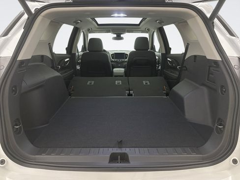 Used 2024 GMC Terrain Denali w/ Denali Premium Package AWD/4WD image 25