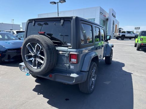 Used 2024 Jeep Wrangler Unlimited AWD/4WD image 8