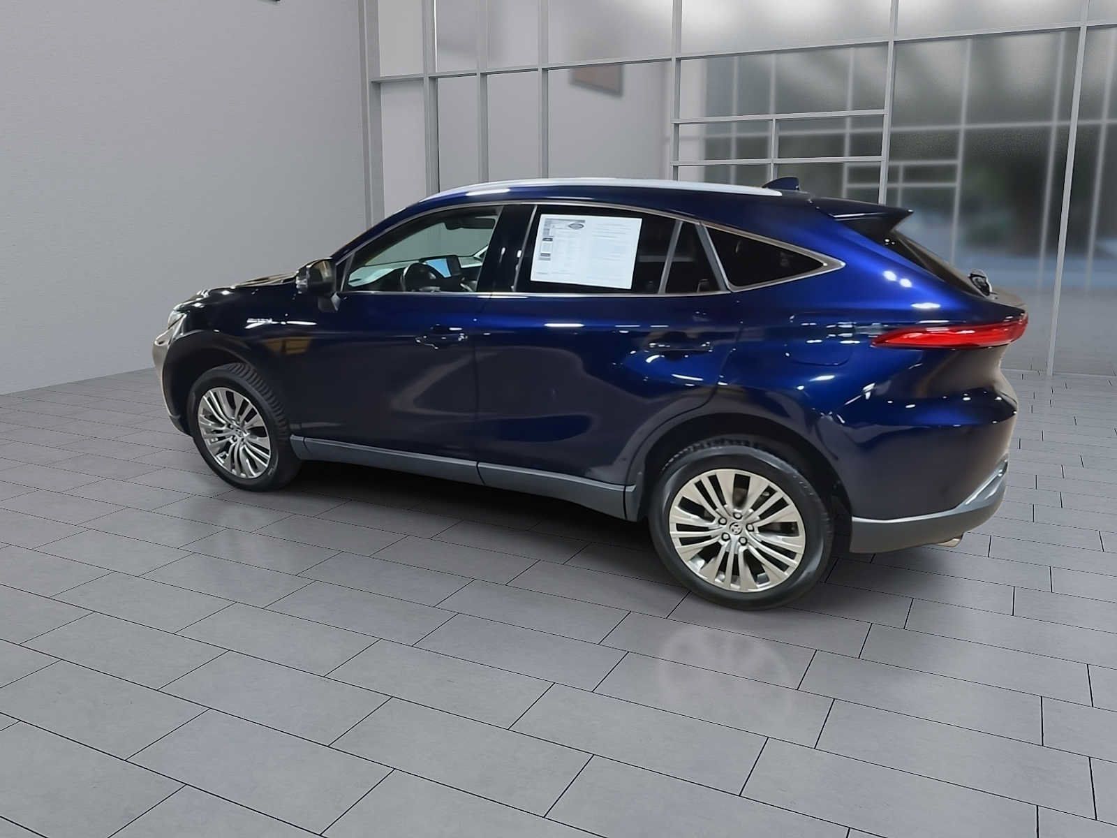 Used 2021 Toyota Venza XLE w/ Softex Package AWD/4WD image 6