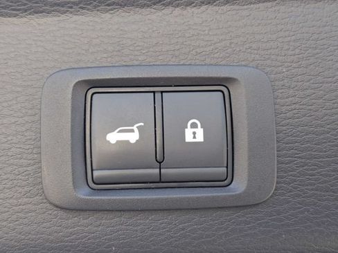 Used 2023 Mitsubishi Outlander SE FWD image 13