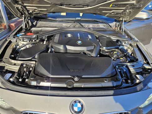 Used 2018 BMW 330i xDrive Sedan w/ Premium Package image 11