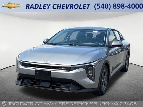 Used 2025 Kia K4 FWD image 1