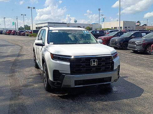Used 2026 Honda Pilot Elite image 1