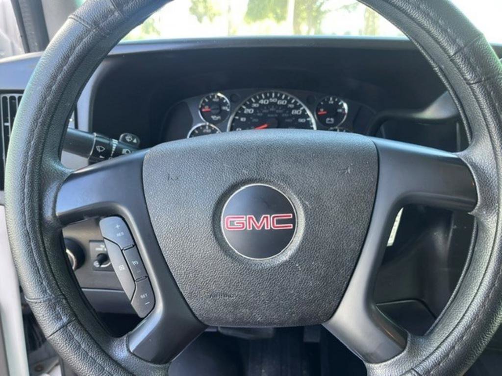 Used 2015 GMC Savana 2500 RWD image 10