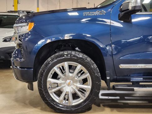 Used 2023 Chevrolet Silverado 1500 High Country w/ High Country Premium Package AWD/4WD image 16