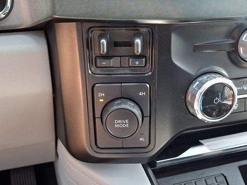 Used 2024 Ford F450 Limited w/ FX4 Off-Road Package AWD/4WD image 26