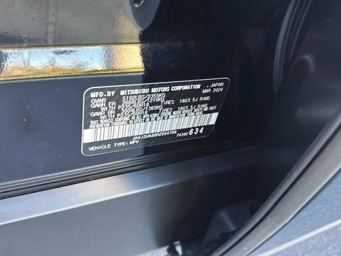 Used 2024 Mitsubishi Outlander ES image 34