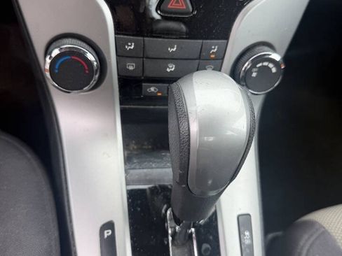 Used 2012 Chevrolet Cruze LS FWD image 7