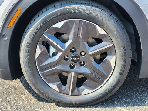 New 2025 Kia EV6 Light w/ Light LR Technology Package image 9