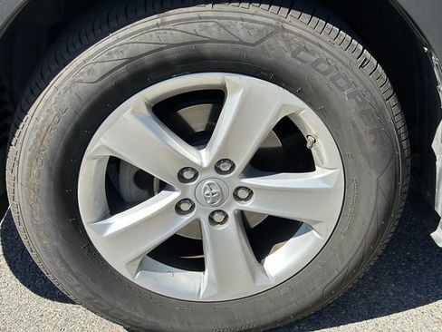 Used 2013 Toyota RAV4 XLE AWD/4WD image 16