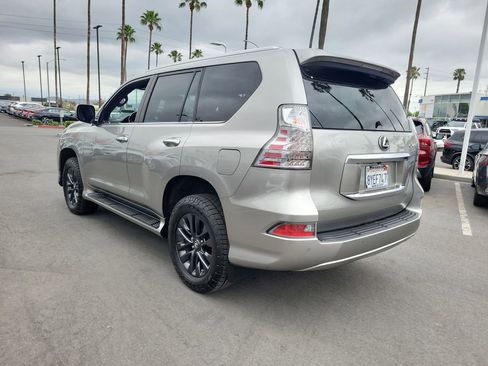 Used 2022 Lexus GX 460 Premium w/ Premium Package AWD/4WD image 3