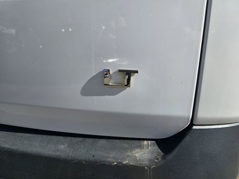 Used 2023 Chevrolet Traverse LT w/ LPO, Floor Liner Package image 10