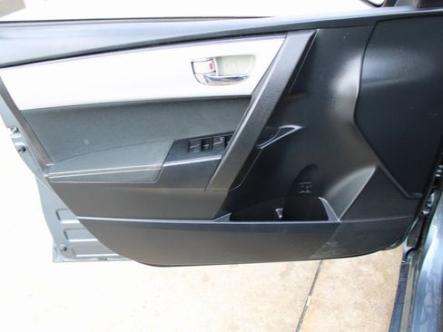 Used 2017 Toyota Corolla LE w/ Carpet Mat Package (TMS) image 9