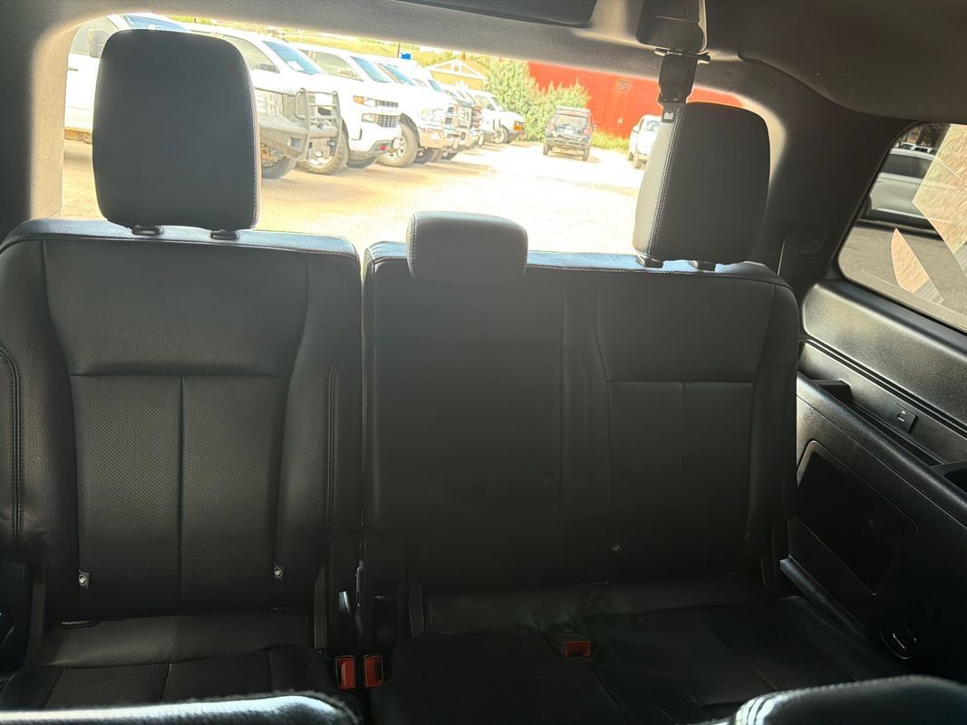 Used 2020 Ford Expedition XLT w/ Equipment Group 202A AWD/4WD image 14