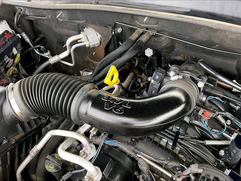 Used 2012 Jeep Liberty Sport w/ Driver Convenience Group image 30