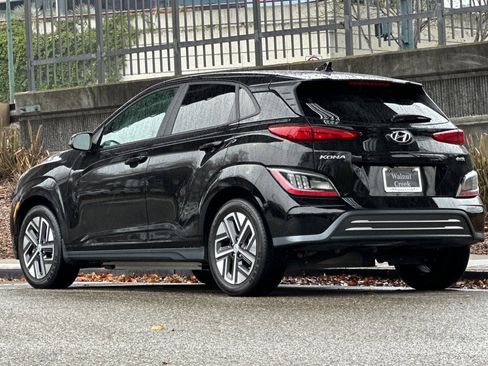 Used 2023 Hyundai Kona Limited image 3