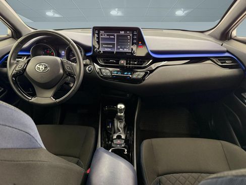 Used 2020 Toyota C-HR XLE FWD image 12