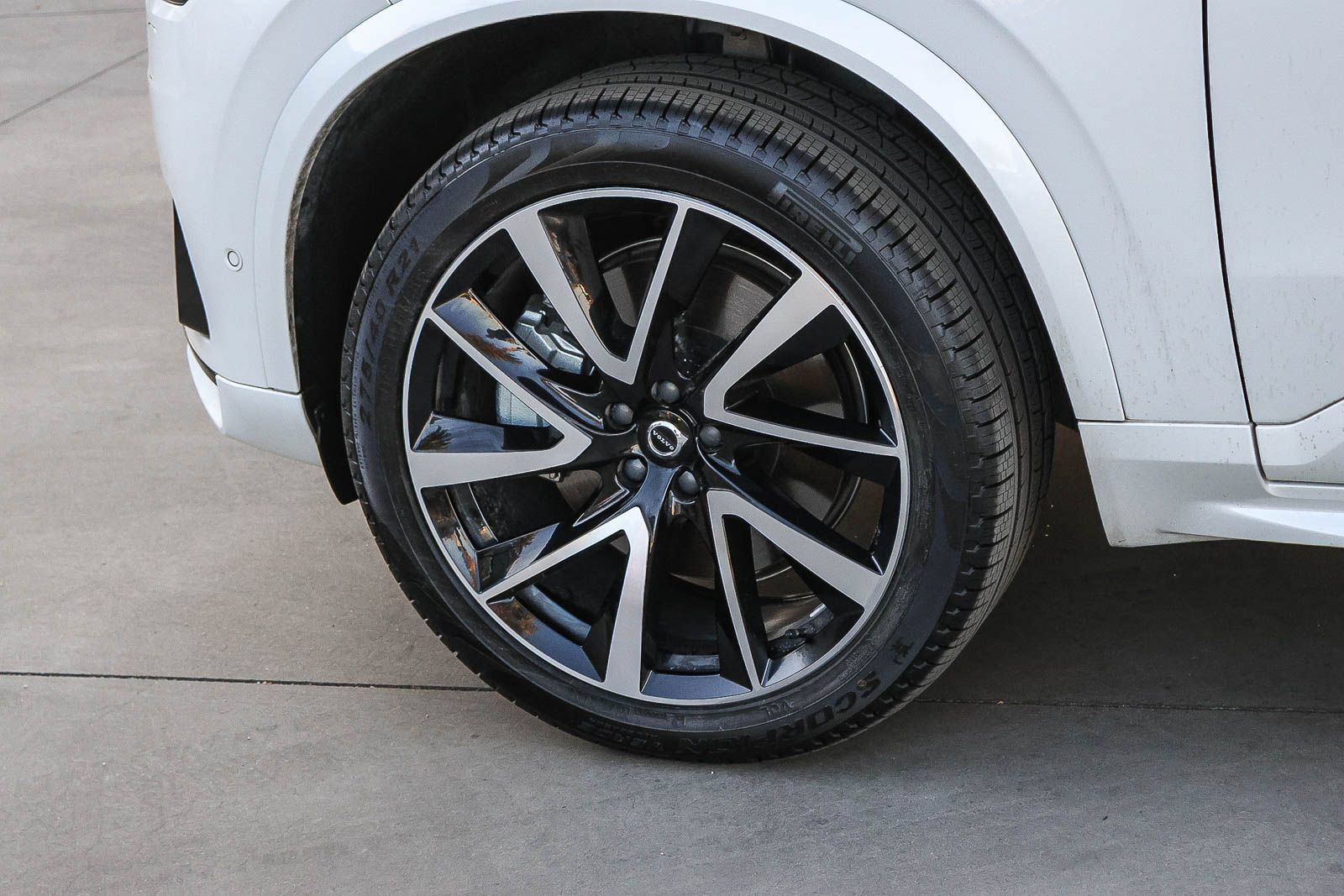 Used 2023 Volvo XC90 T8 Ultimate w/ Protection Package Premier AWD/4WD image 9