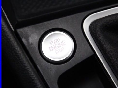 Used 2025 Volkswagen Jetta SE image 30