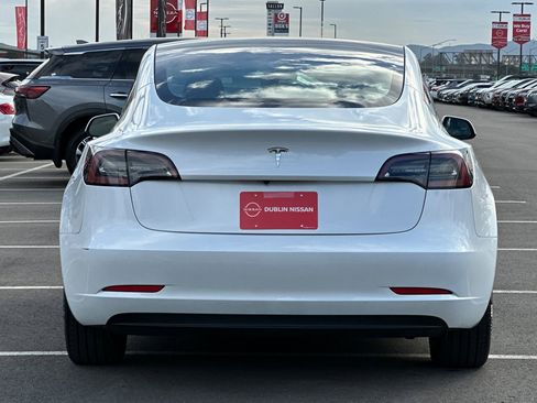 Used 2023 Tesla Model 3 Standard Range image 5