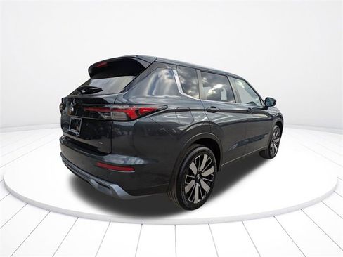 New 2026 Mitsubishi Outlander SE image 4