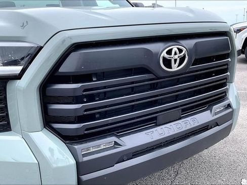 Used 2025 Toyota Tundra SR5 w/ SR5 Convenience Package AWD/4WD image 27