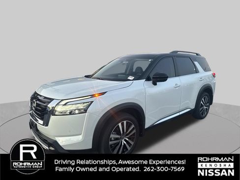 Used 2025 Nissan Pathfinder Platinum w/ Cargo Package AWD/4WD image 1