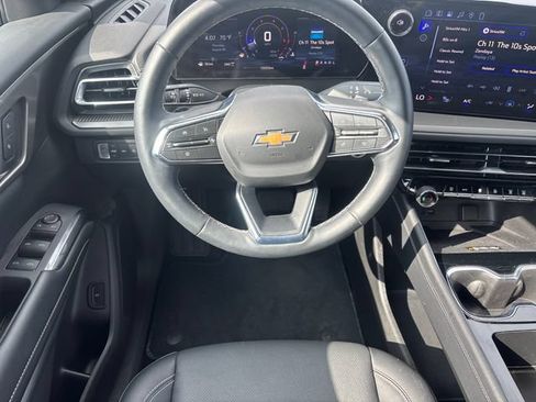 Used 2026 Chevrolet Traverse LT AWD/4WD image 16