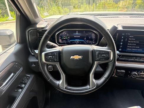 Used 2025 Chevrolet Silverado 2500 LT w/ Convenience Package AWD/4WD image 19