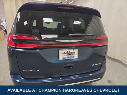Used 2023 Chrysler Pacifica Touring-L FWD image 40