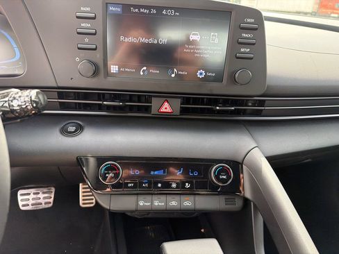 Certified 2025 Hyundai Elantra Sport FWD image 30