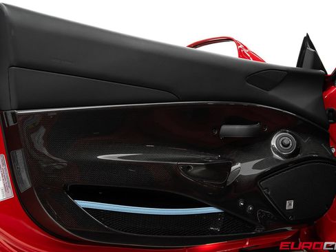 Used 2020 Ferrari 488 Pista Coupe RWD image 33