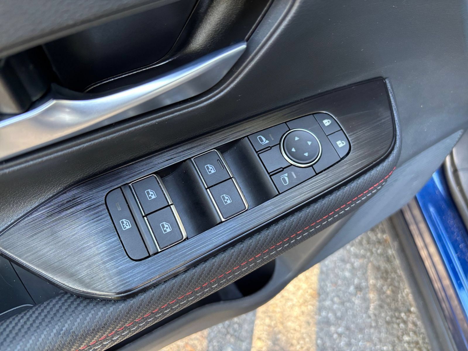 Used 2026 Nissan Kicks SR FWD image 18