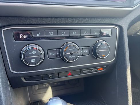 Used 2021 Volkswagen Atlas SE w/ Panoramic Sunroof Package image 17