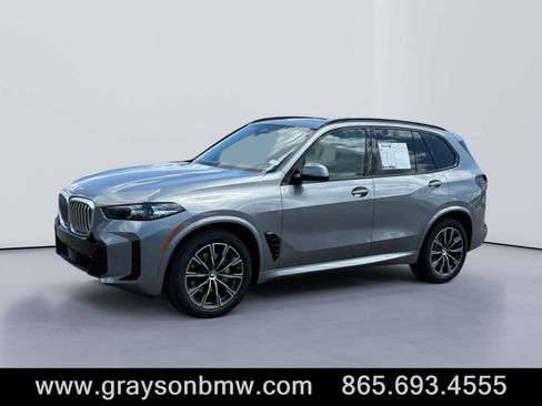 Used 2024 BMW X5 xDrive40i w/ M Sport Package AWD/4WD image 7