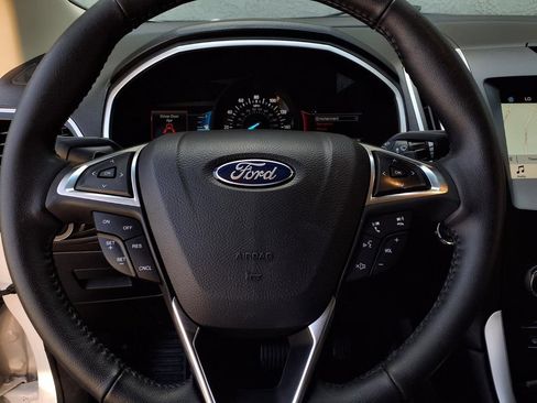 Used 2017 Ford Edge SEL w/ Equipment Group 201A FWD image 12