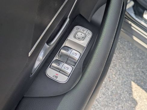 Used 2025 Mercedes-Benz GLE 350 4MATIC image 13
