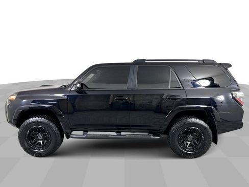 Used 2020 Toyota 4Runner TRD Off-Road AWD/4WD image 5
