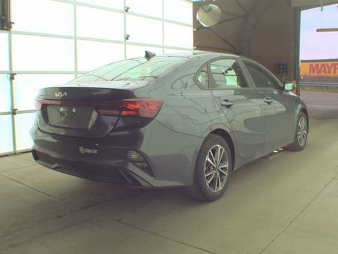 Used 2024 Kia Forte LXS image 4