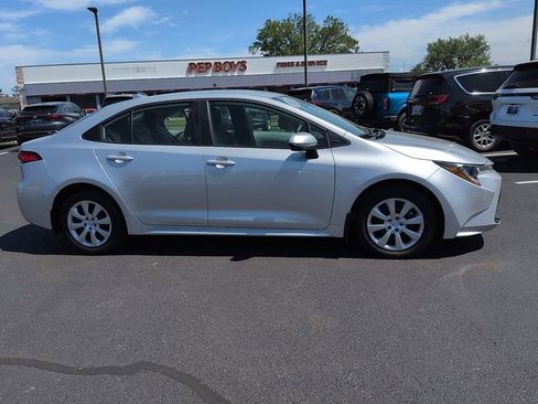 Used 2026 Toyota Corolla LE image 8