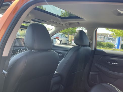 Used 2025 Nissan Sentra SR w/ SR Premium Package FWD image 16