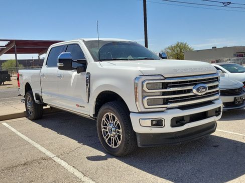 Used 2025 Ford F250 Platinum w/ Platinum Plus Package image 4