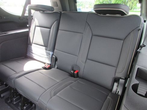 New 2026 GMC Yukon XL Elevation w/ Elevation Premium Package AWD/4WD image 14