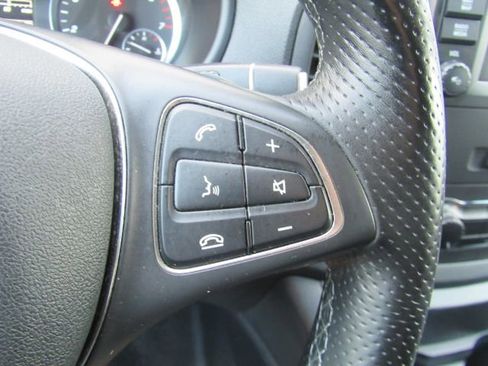 Used 2022 Mercedes-Benz Metris image 28