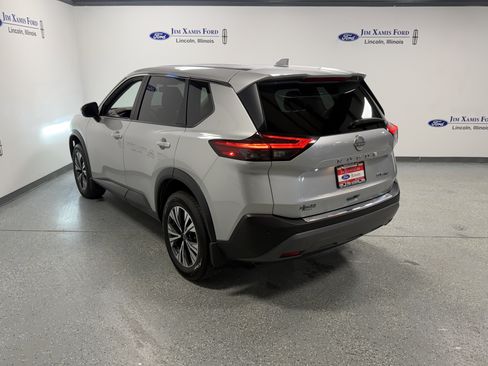 Used 2023 Nissan Rogue SV image 4