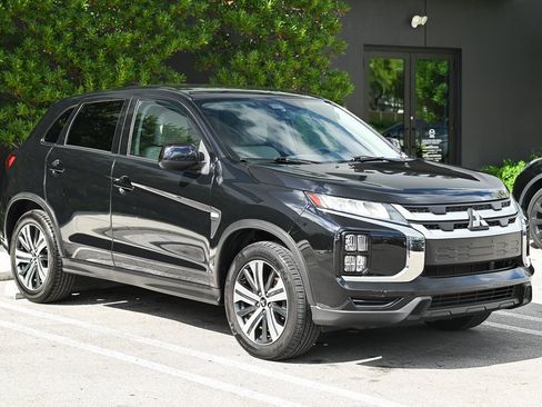 Used 2021 Mitsubishi Outlander Sport ES image 3
