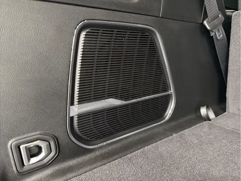 Used 2025 Jeep Wagoneer 4WD w/ Convenience Group I image 17